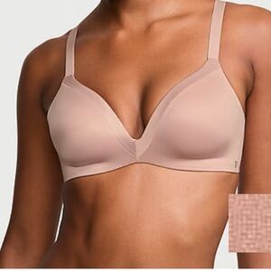 Victoria's Secret Light Pink Underwire Bra